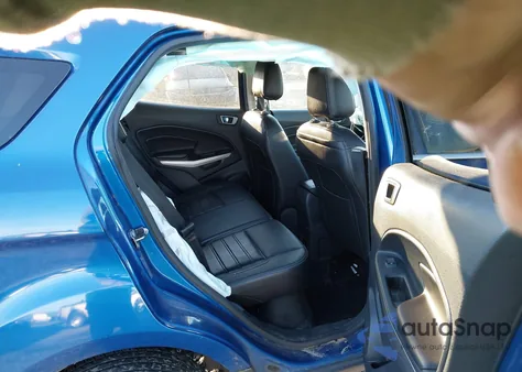 2018 Ford Ecosport Titanium z USA, uszkodzony, nr VIN MAJ6P1WL4JC200933